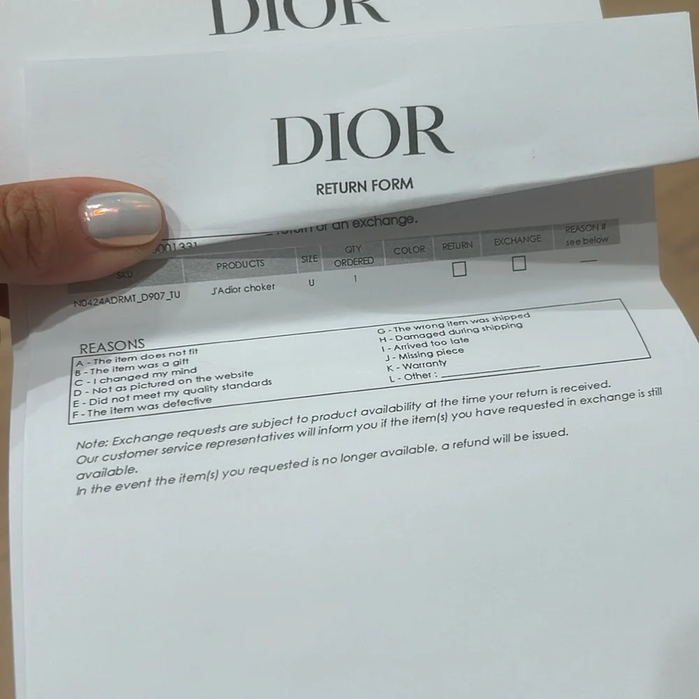 COPY - Christian Dior Chocker - Picture 5 of 9